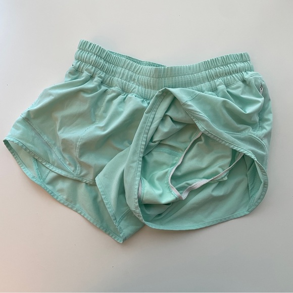Lululemon Low Rise Running Shorts Seafoam Green - Size 6 - Picture 4 of 6